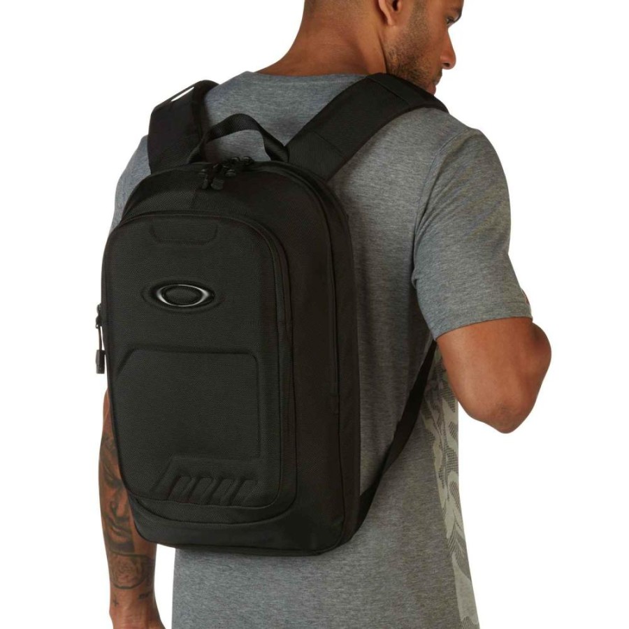 Oakley Motion Tech 2 0 Blackout One Size Oakley Motion Tech 2 0 Blackout One Size